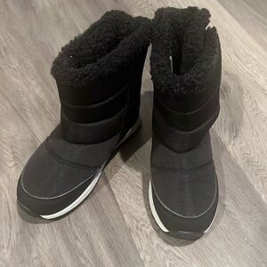 Tucker + Tate snow boots